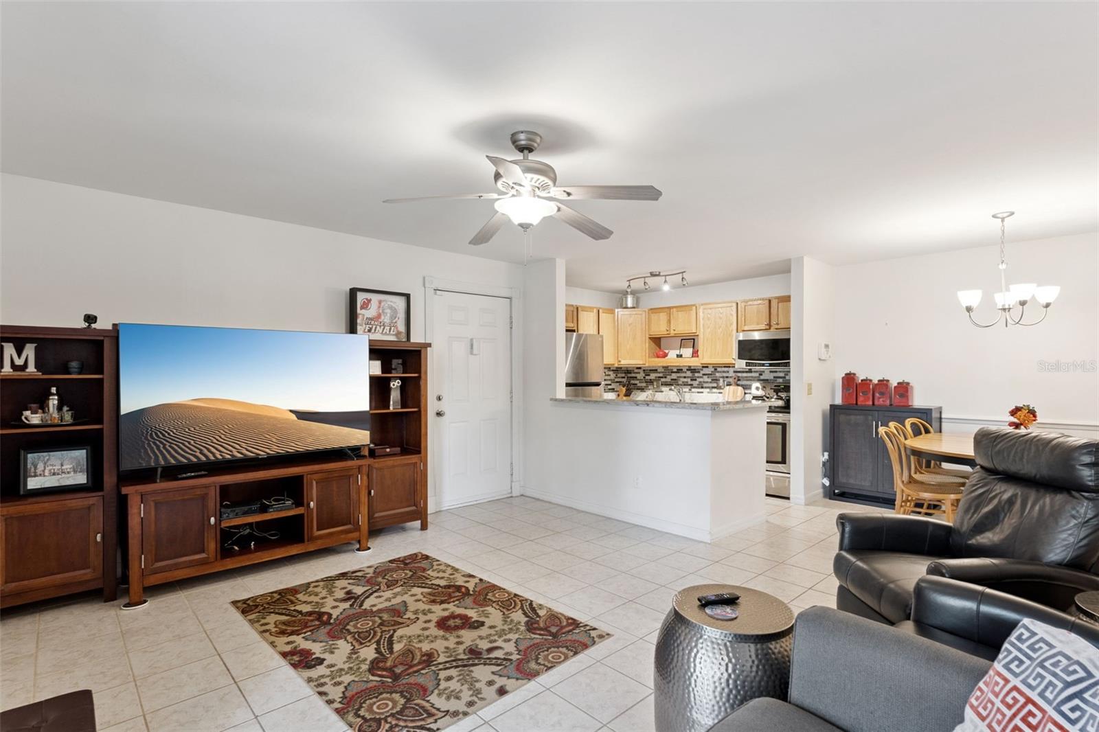 LAKEVIEW CONDO 06 - Residential