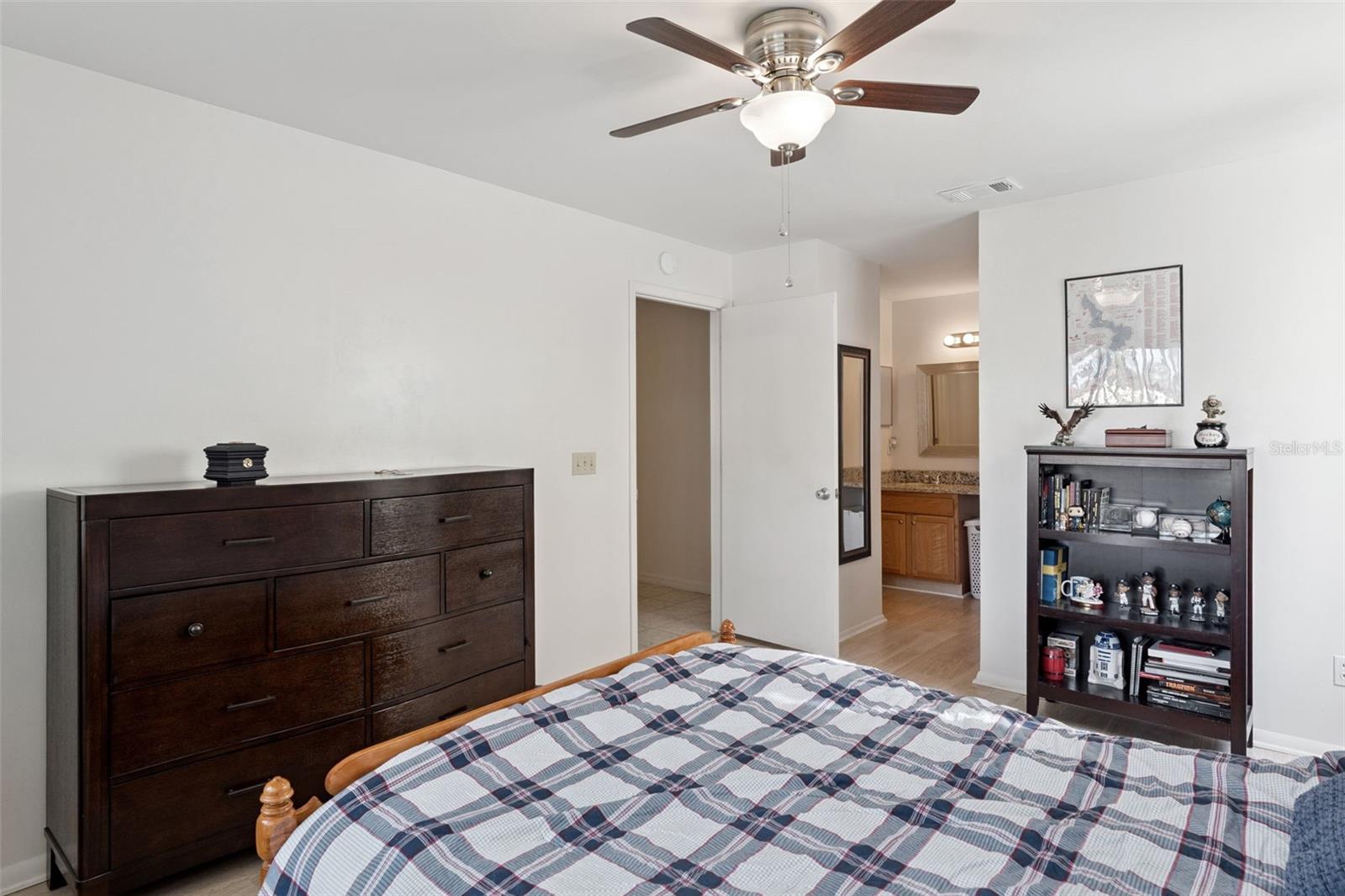 LAKEVIEW CONDO 06 - Residential