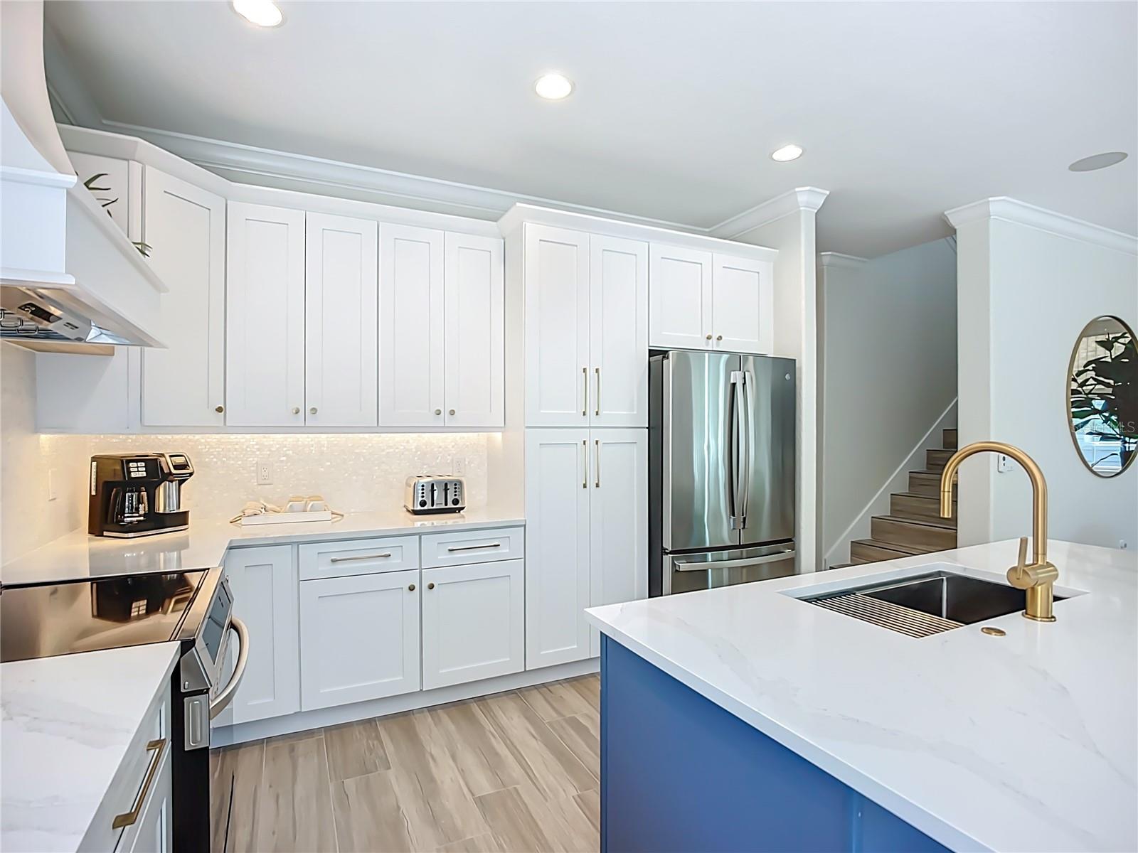 CASA DEL MARE VII CONDO - Residential