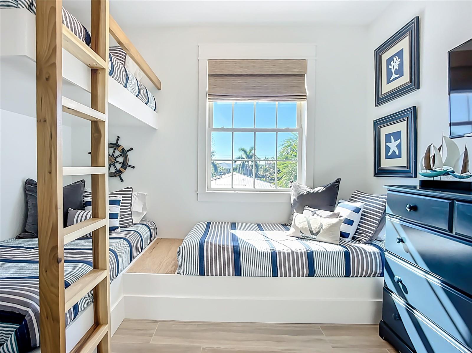 CASA DEL MARE VII CONDO - Residential