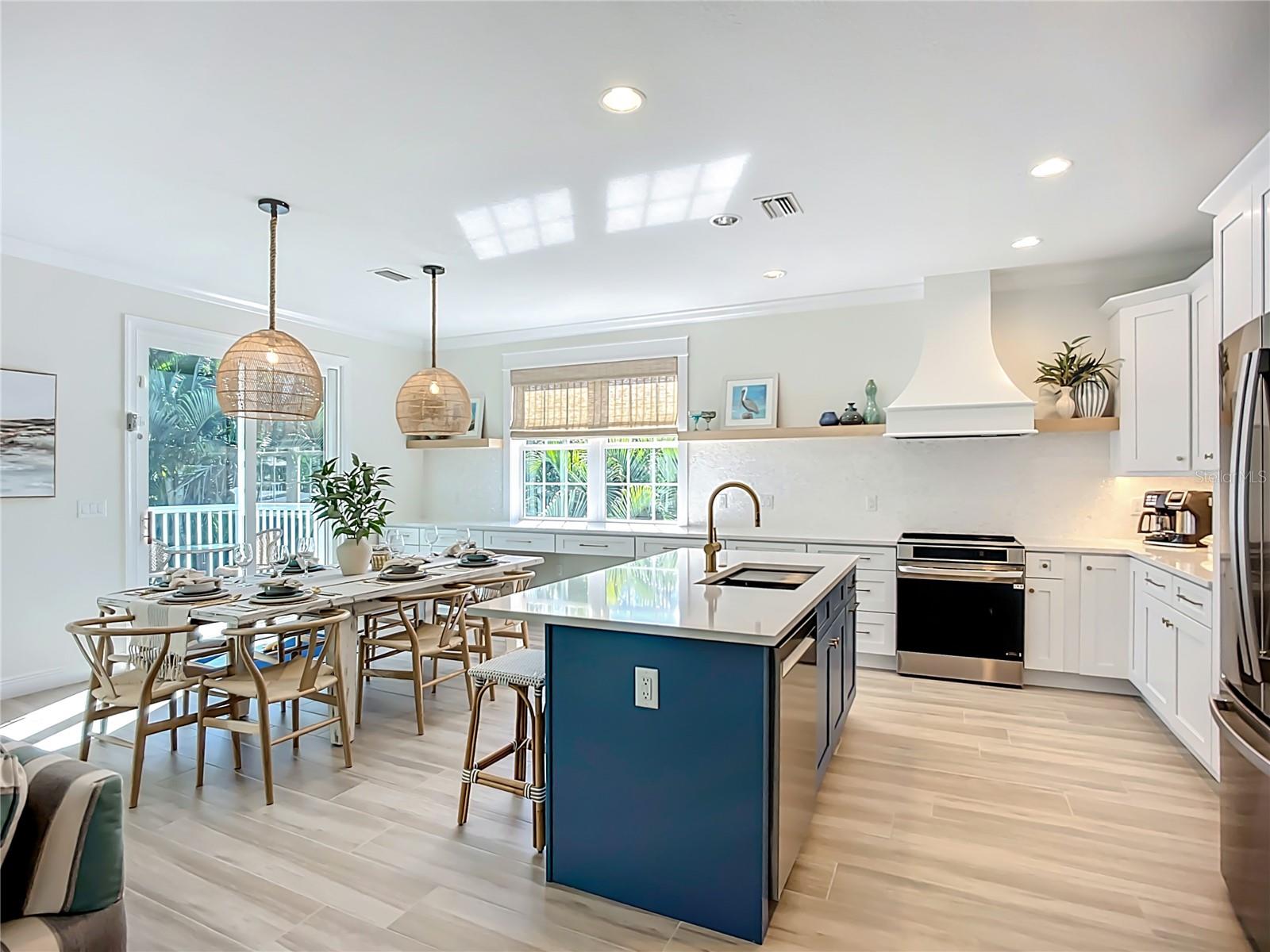 CASA DEL MARE VII CONDO - Residential