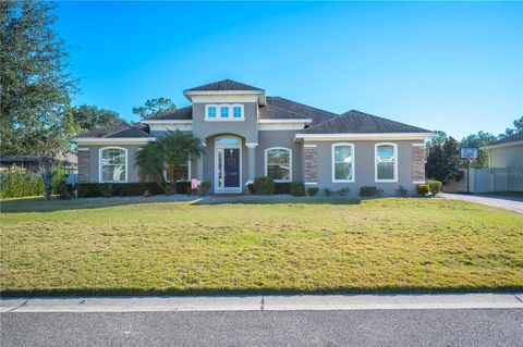 A home in LAKELAND