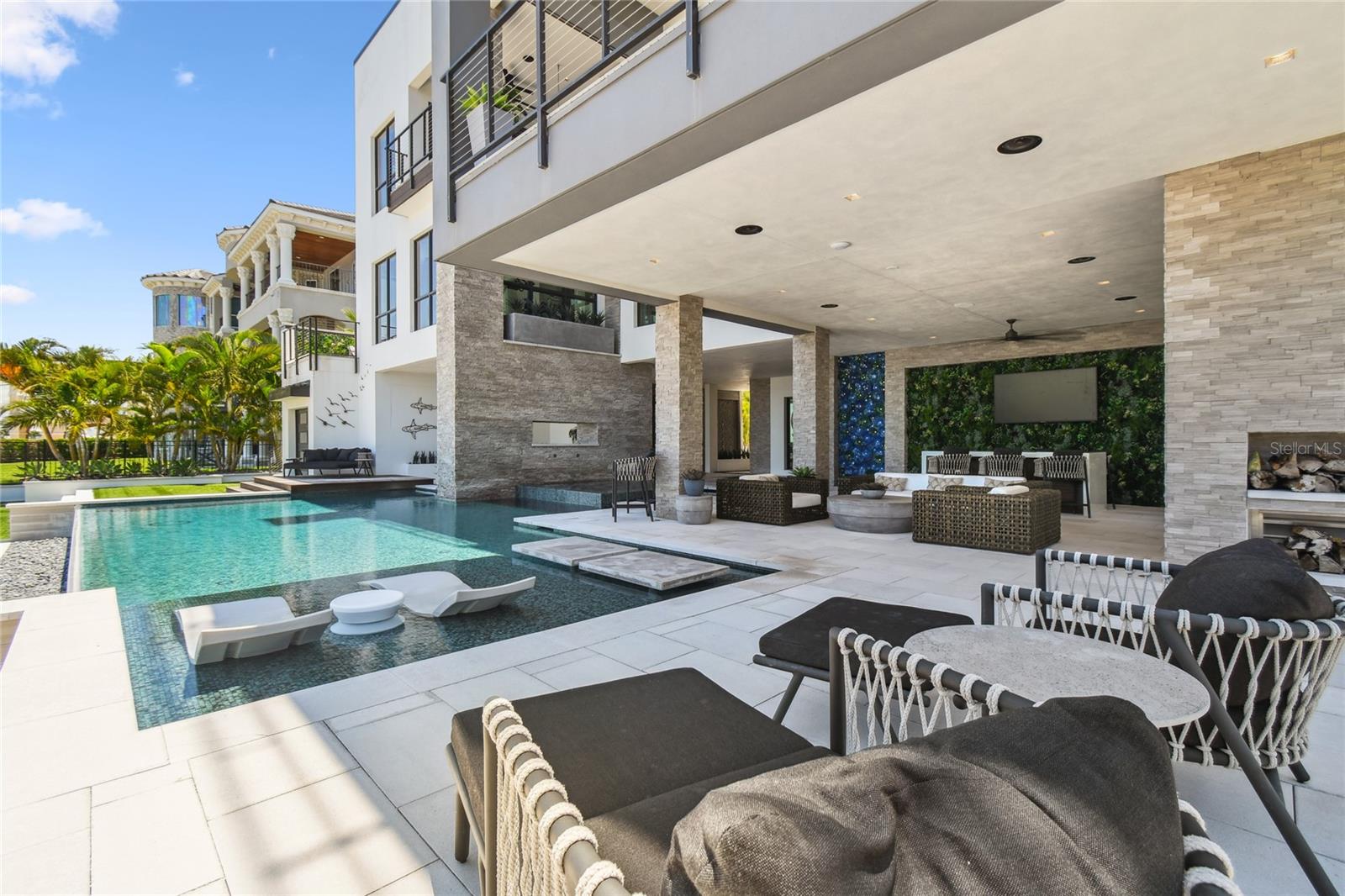 HARBORPOINTE - Residential