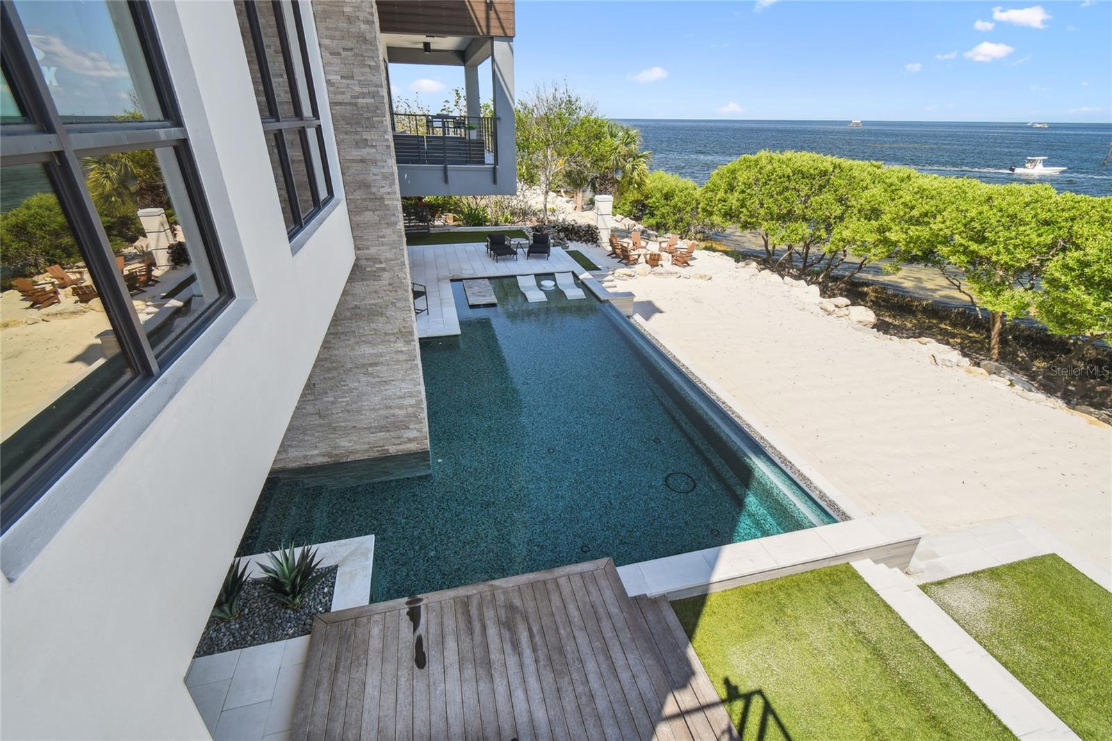 HARBORPOINTE - Residential