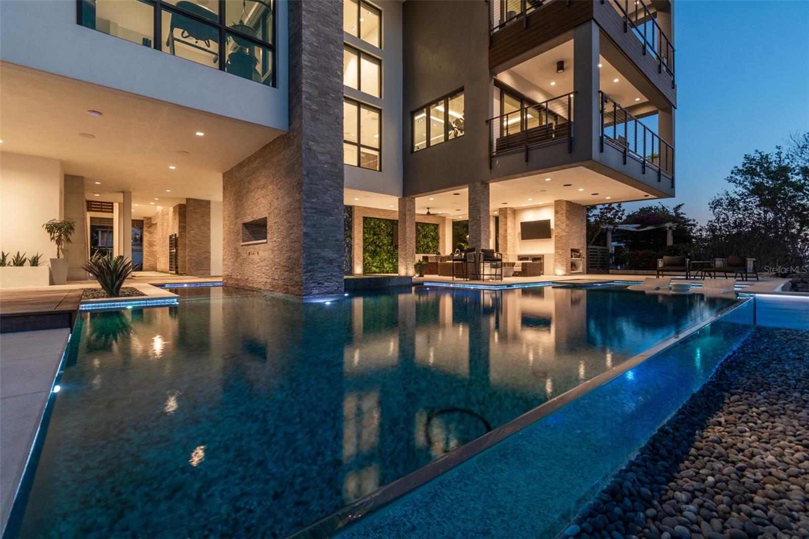 HARBORPOINTE - Residential