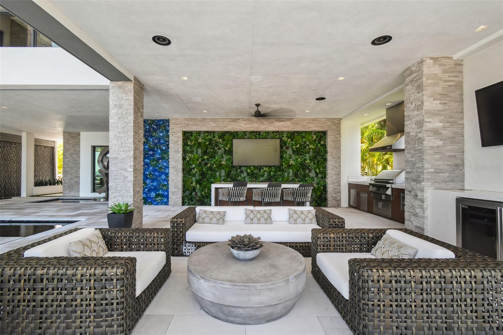 HARBORPOINTE - Residential