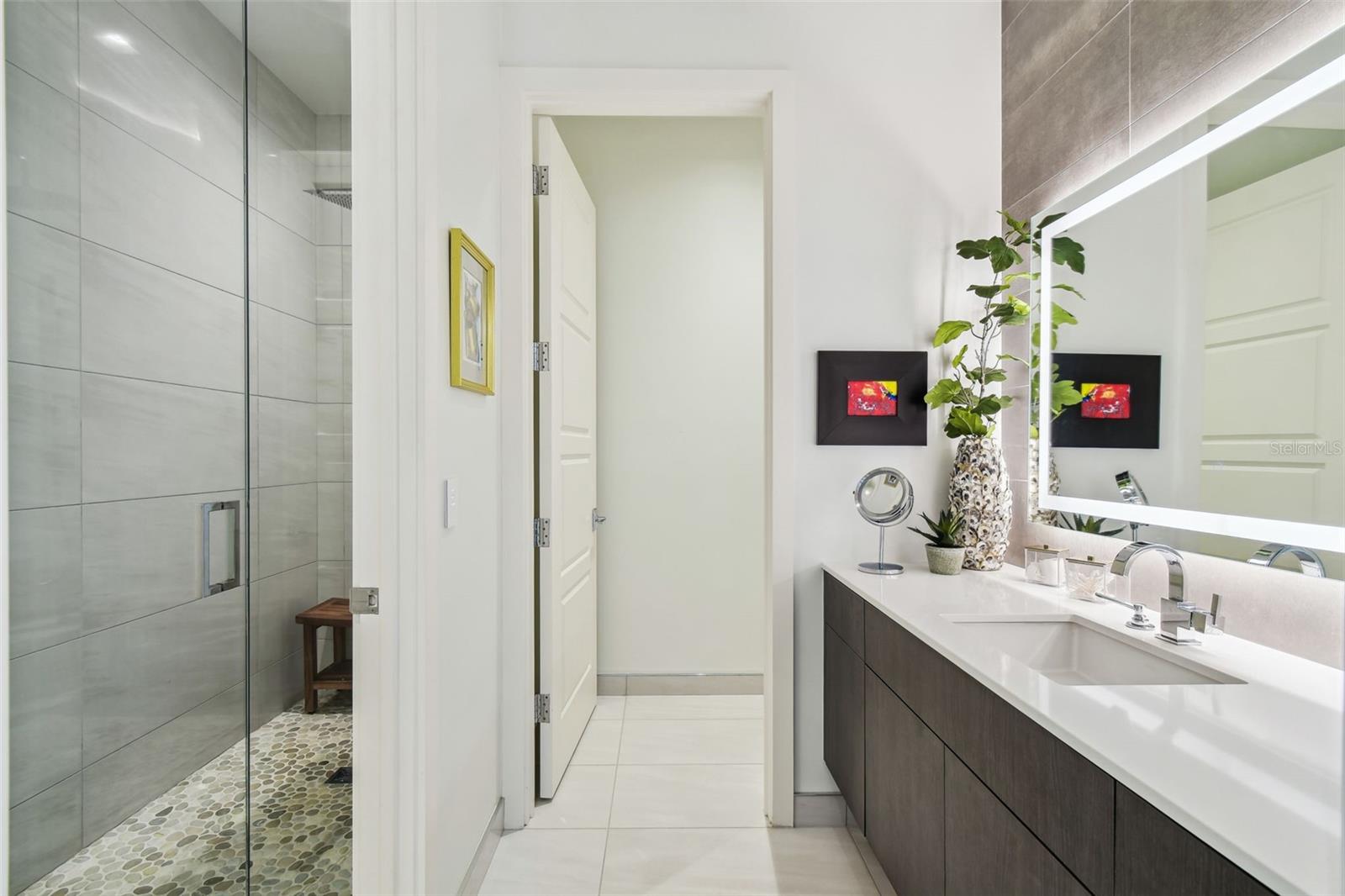 HARBORPOINTE - Residential