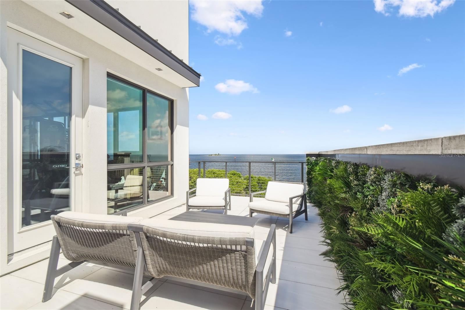 HARBORPOINTE - Residential