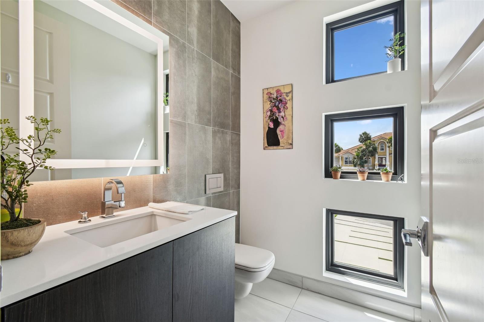 HARBORPOINTE - Residential