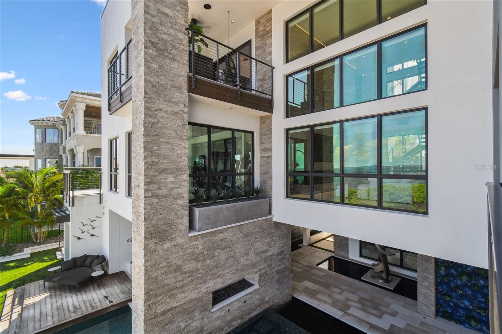 HARBORPOINTE - Residential