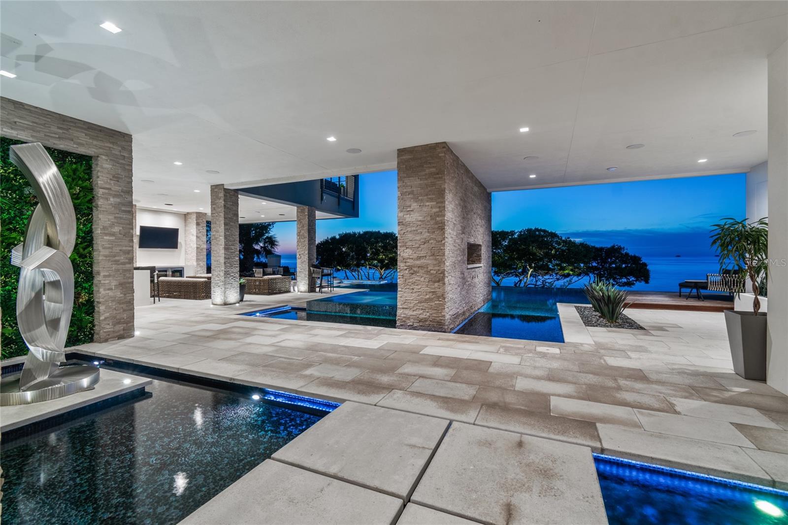 HARBORPOINTE - Residential