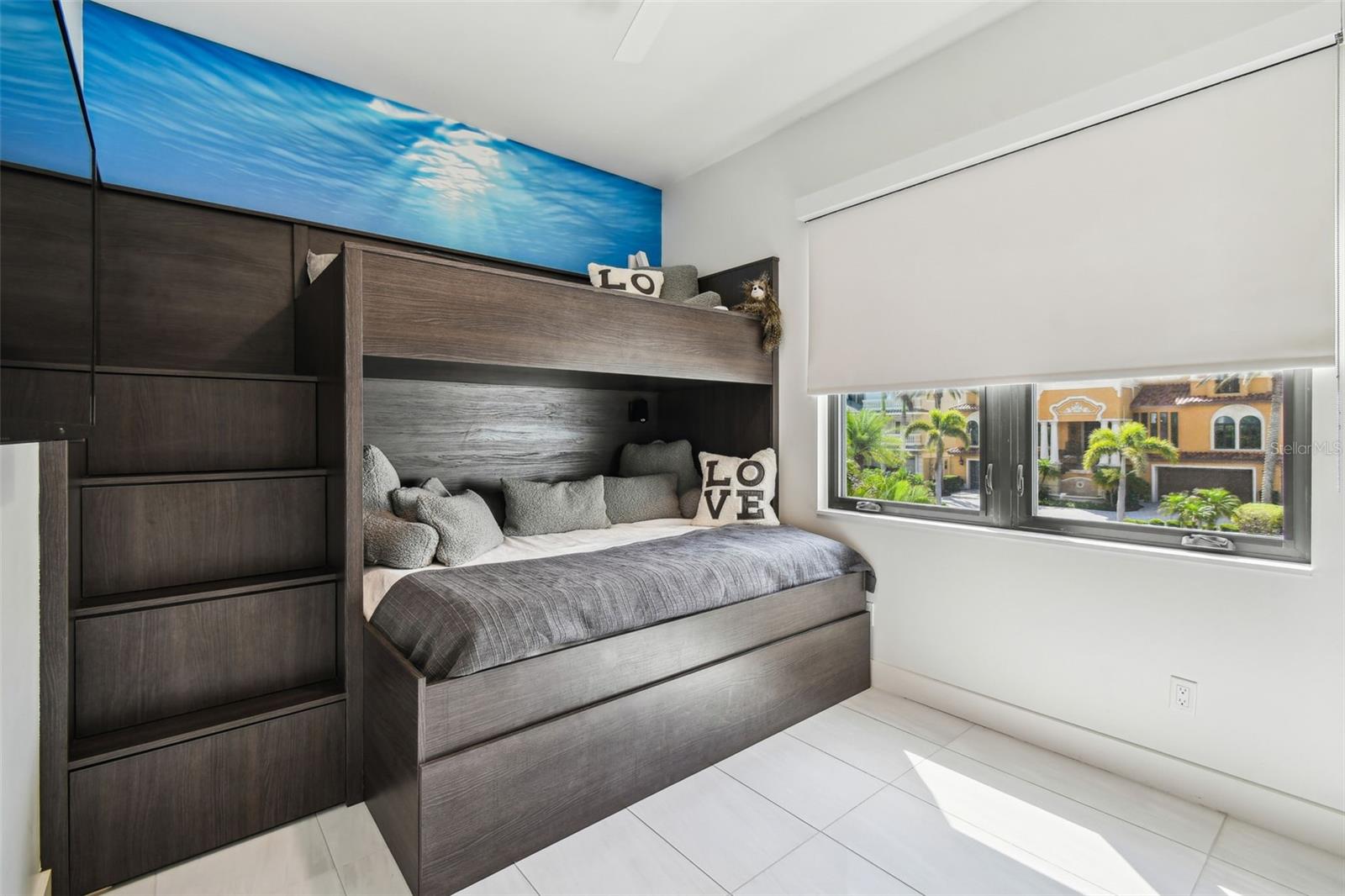 HARBORPOINTE - Residential