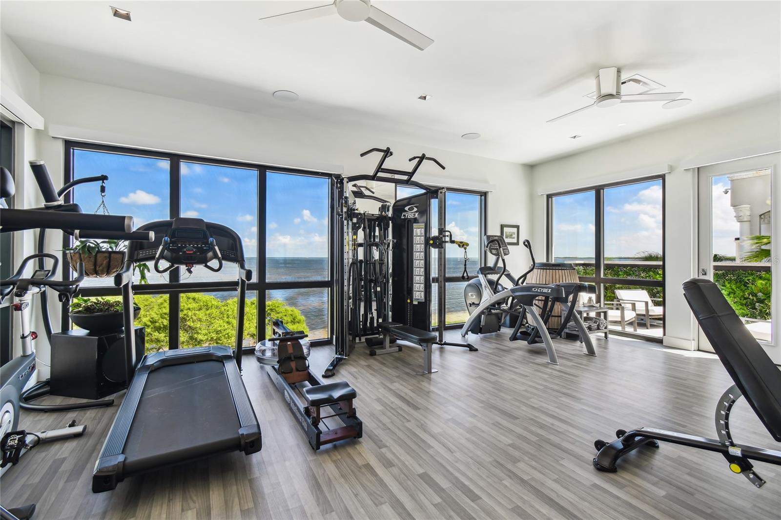 HARBORPOINTE - Residential