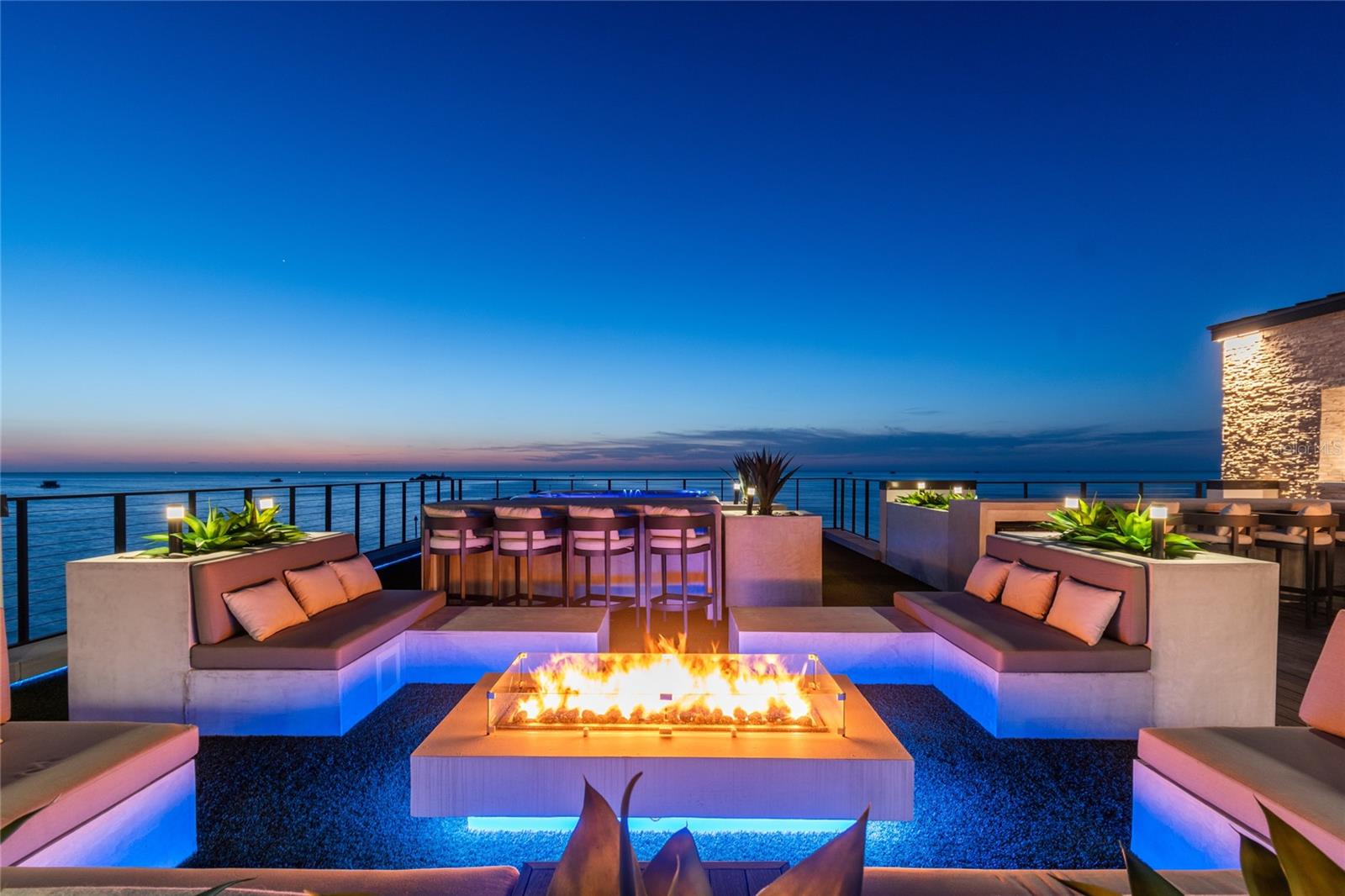 HARBORPOINTE - Residential