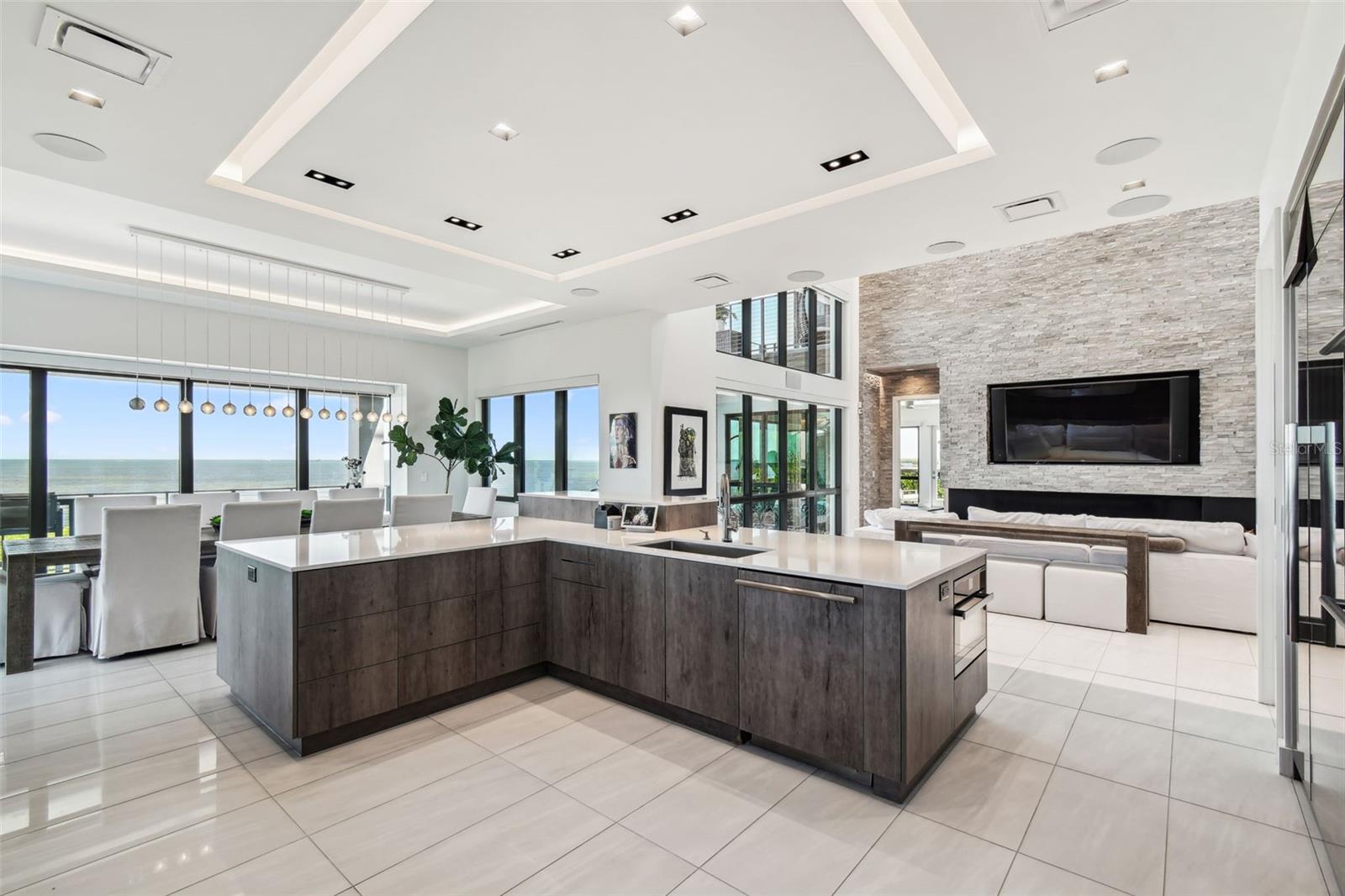 HARBORPOINTE - Residential