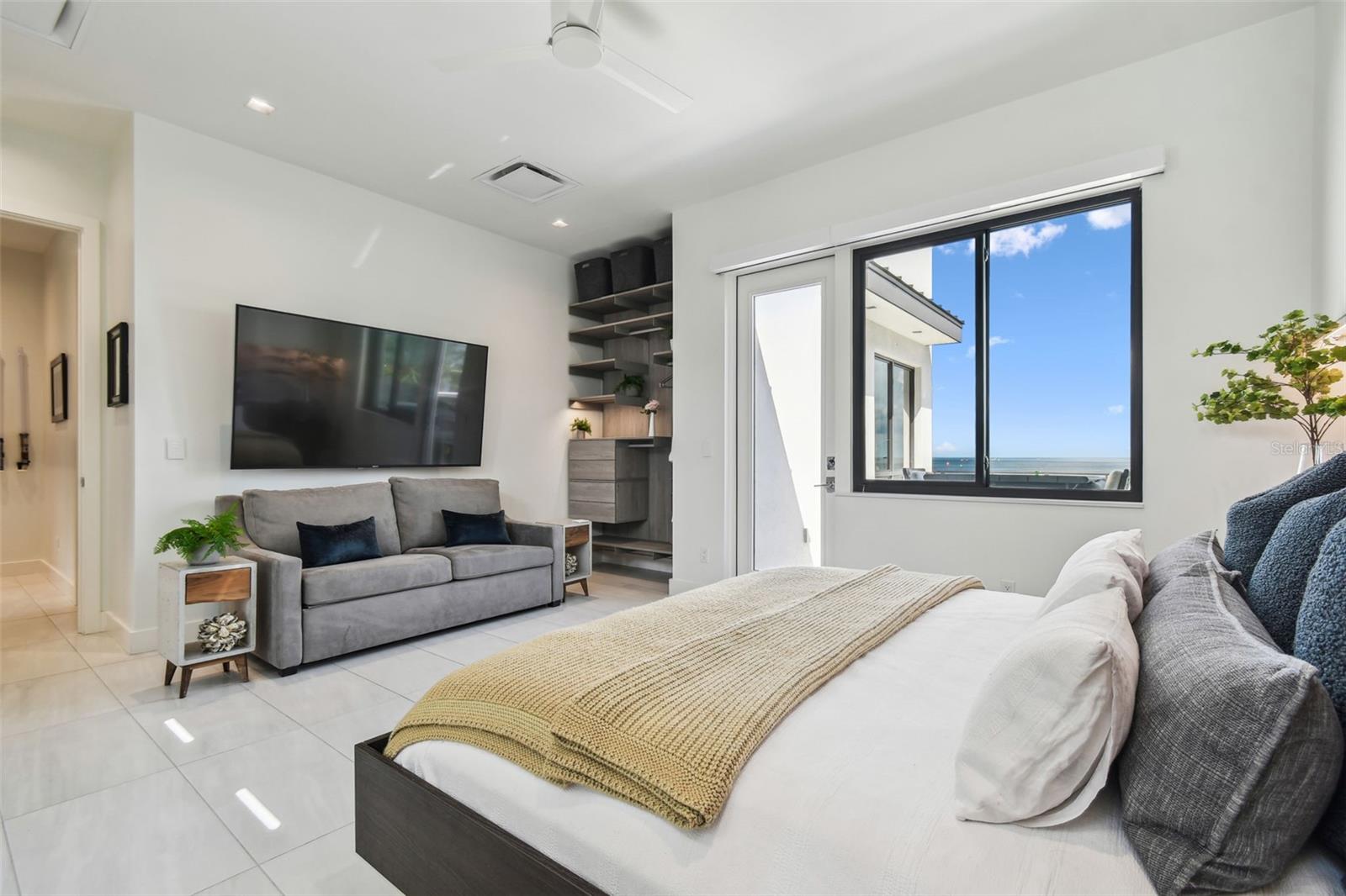 HARBORPOINTE - Residential