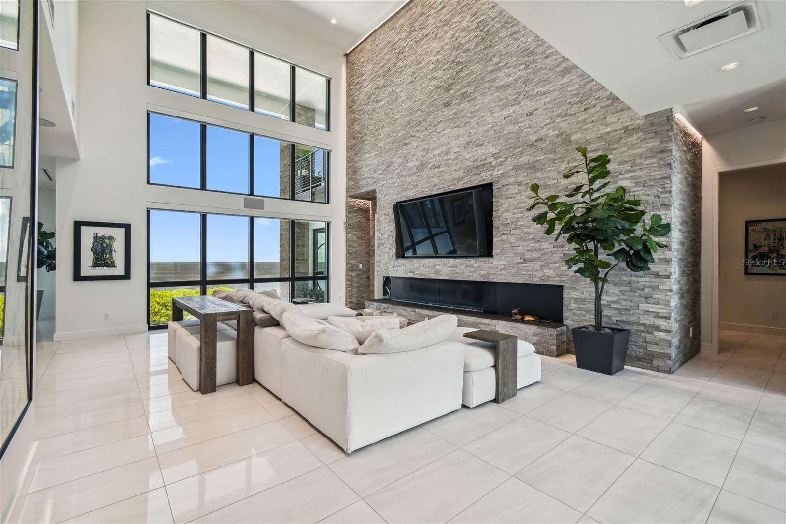 HARBORPOINTE - Residential