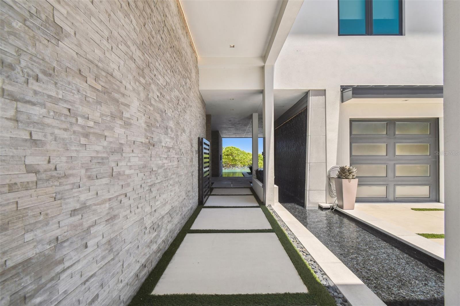 HARBORPOINTE - Residential