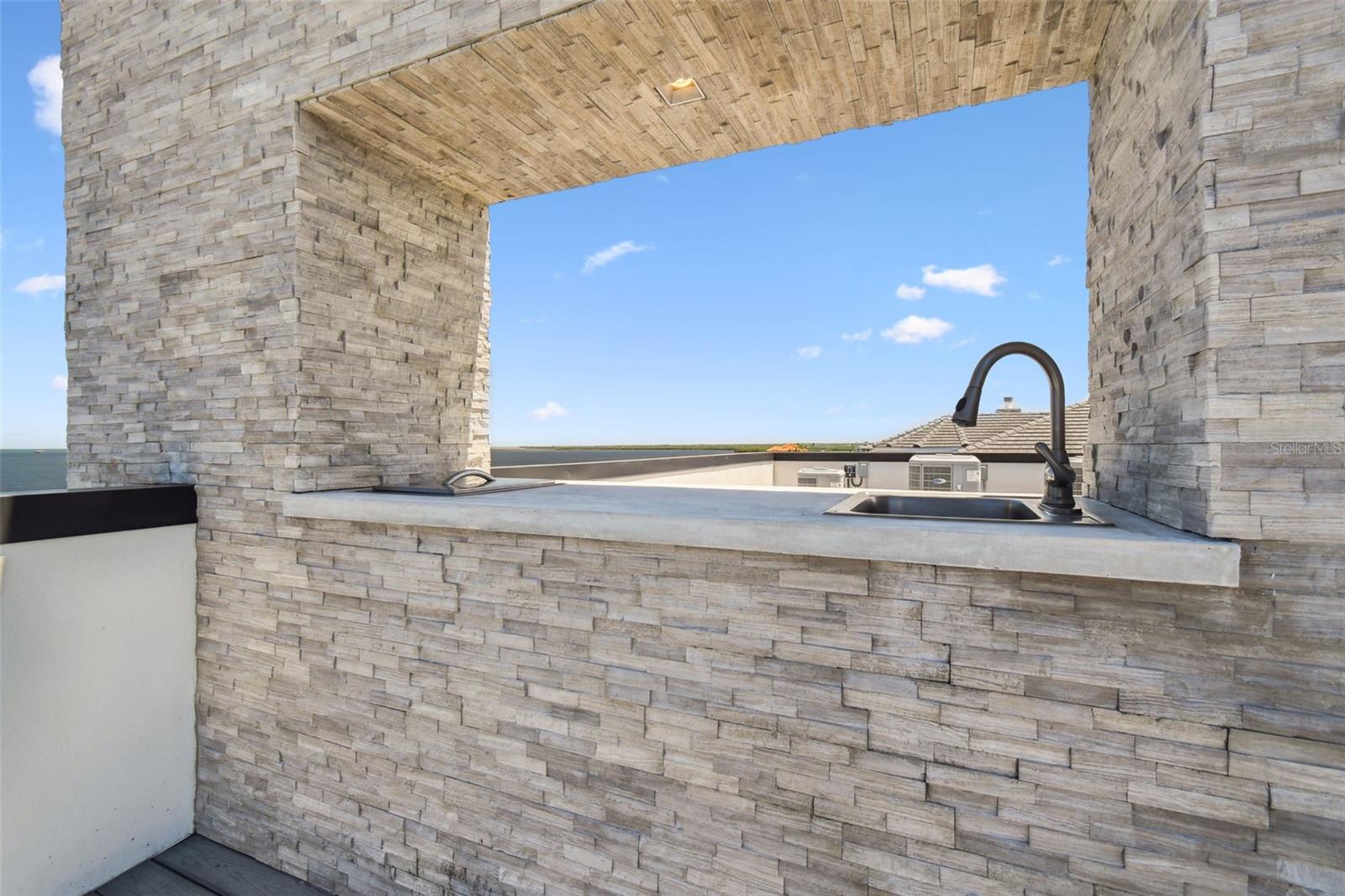 HARBORPOINTE - Residential