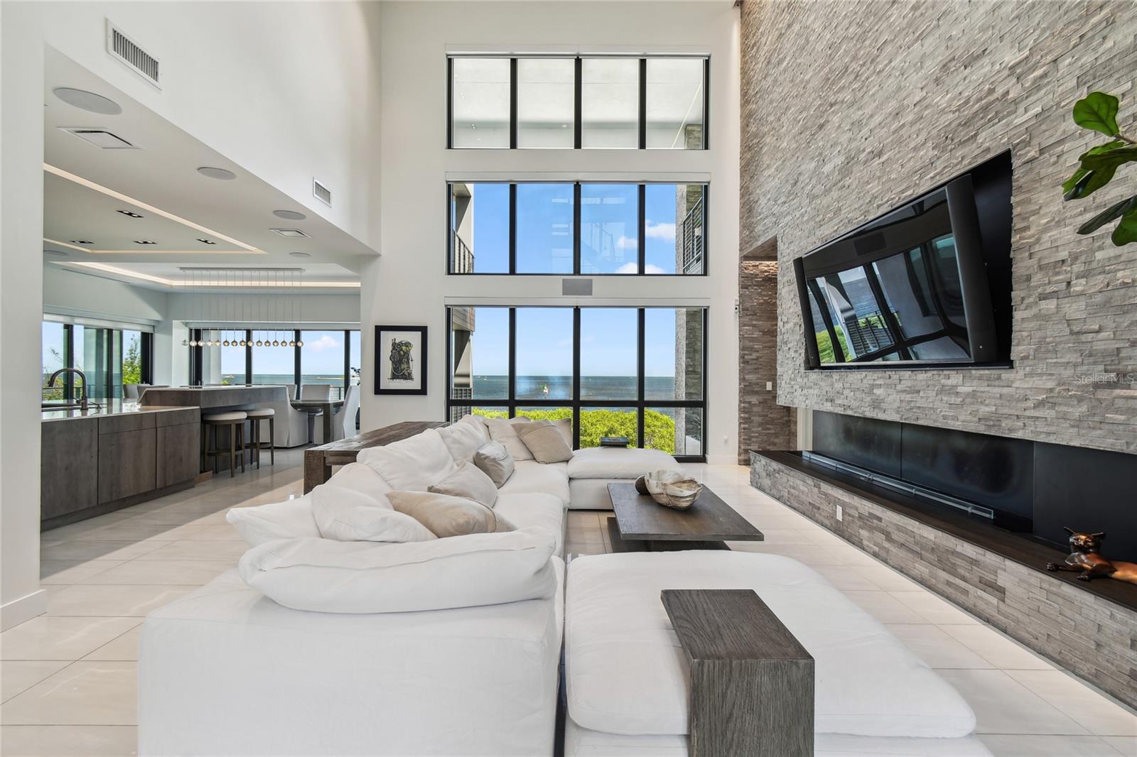 HARBORPOINTE - Residential