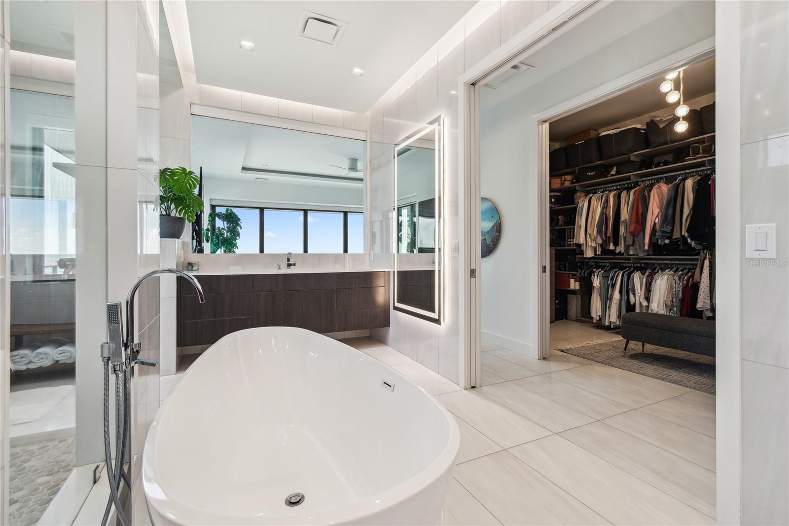 HARBORPOINTE - Residential