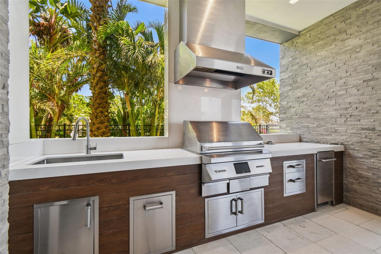 HARBORPOINTE - Residential