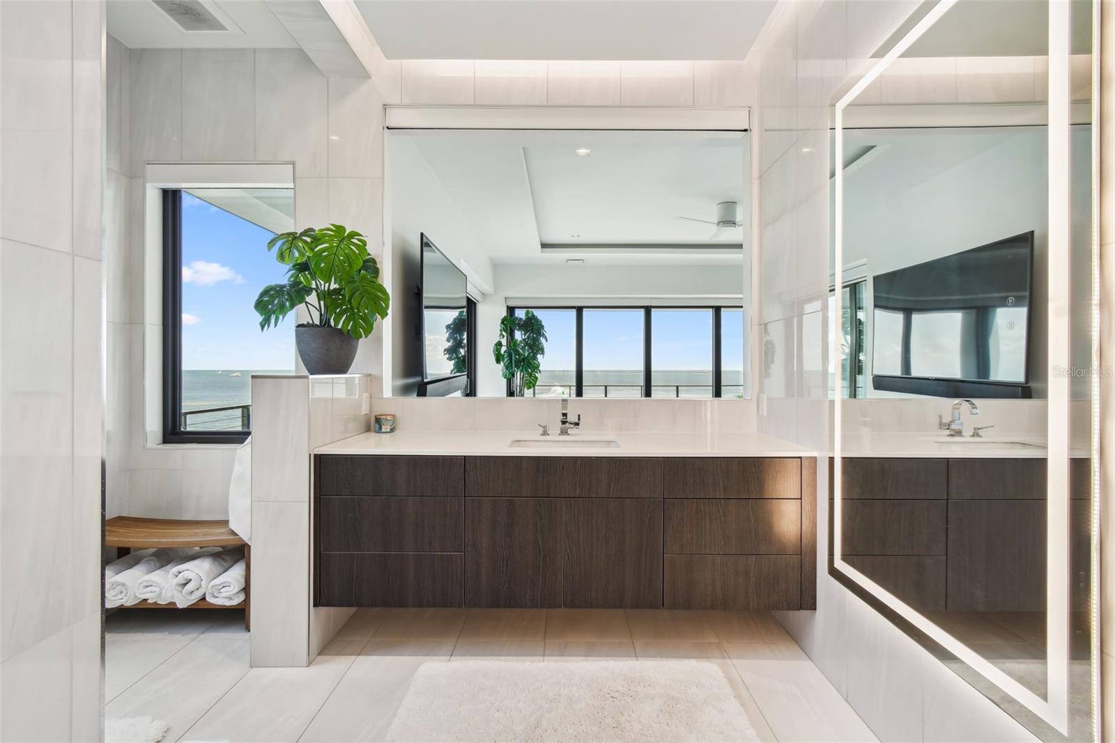 HARBORPOINTE - Residential