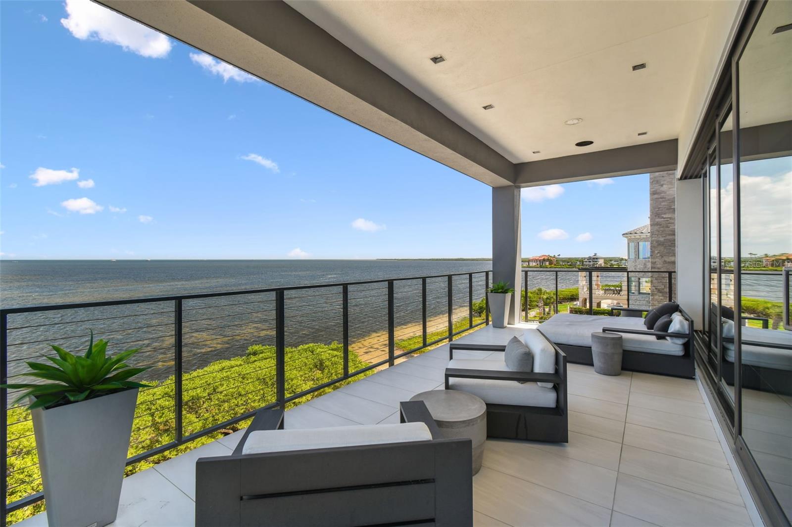 HARBORPOINTE - Residential