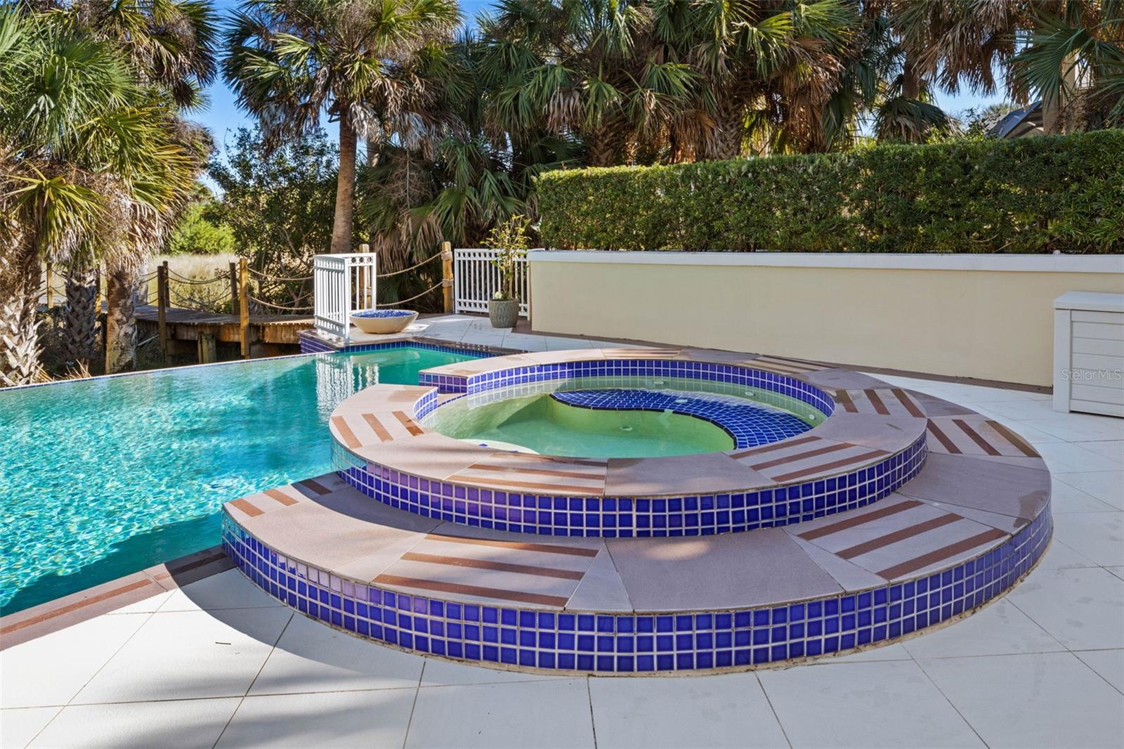 ISLAND ESTATES SUB - Residential