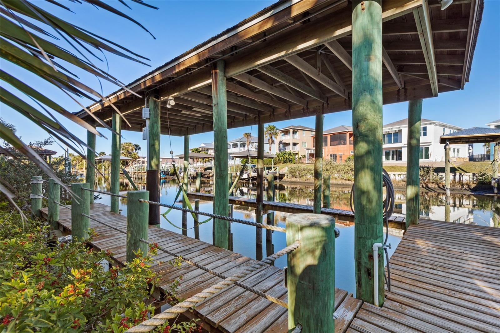 ISLAND ESTATES SUB - Residential