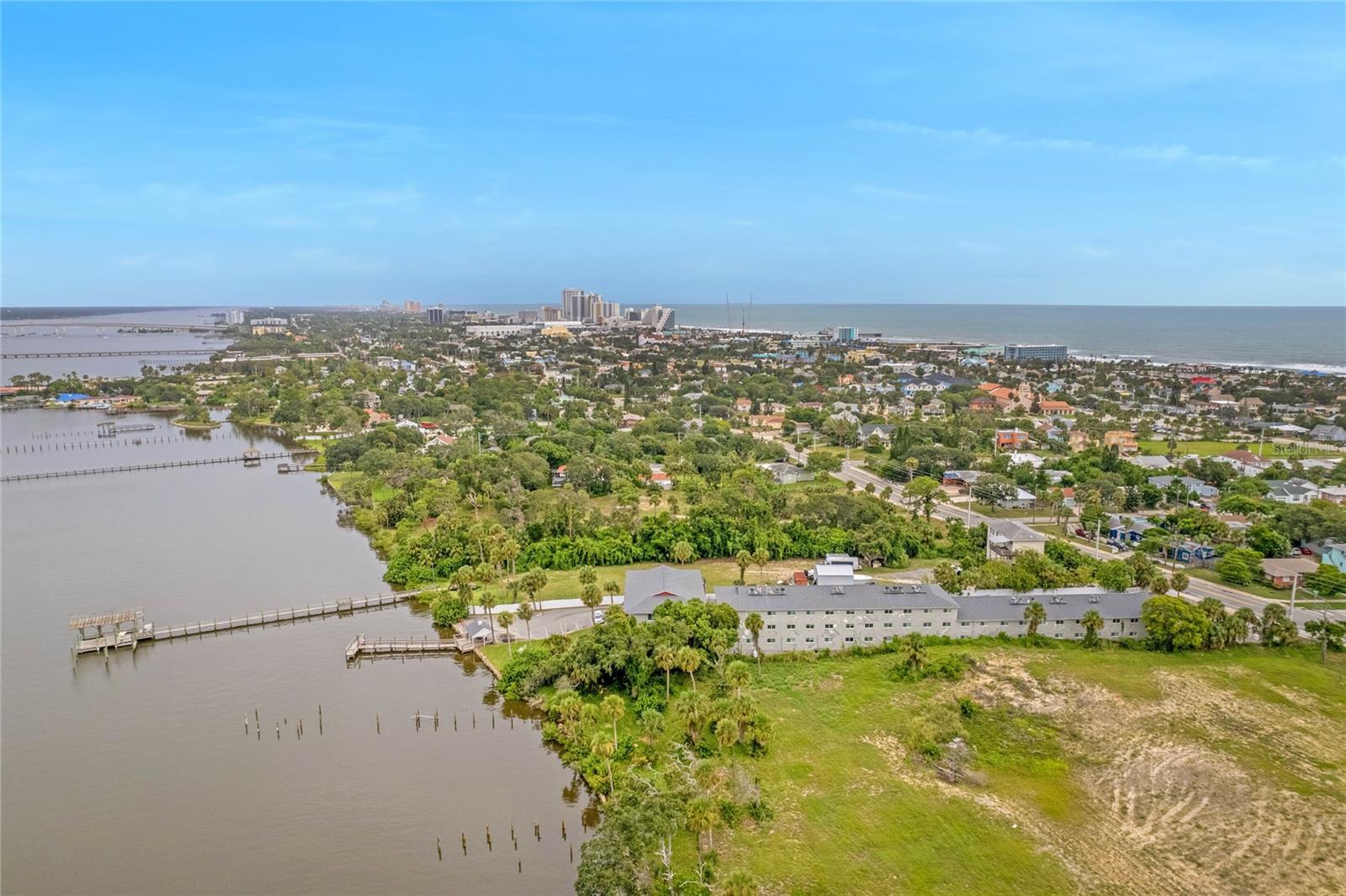 HARBOURSIDE SUNSETS CONDO - Residential