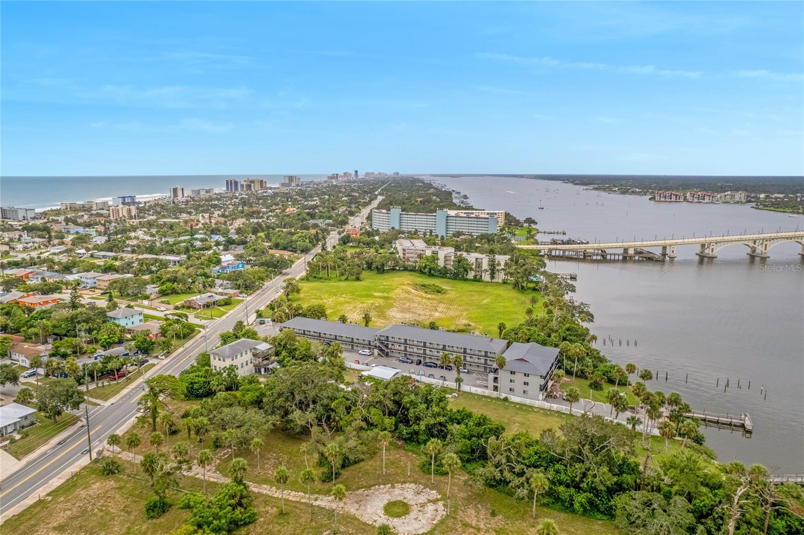 HARBOURSIDE SUNSETS CONDO - Residential