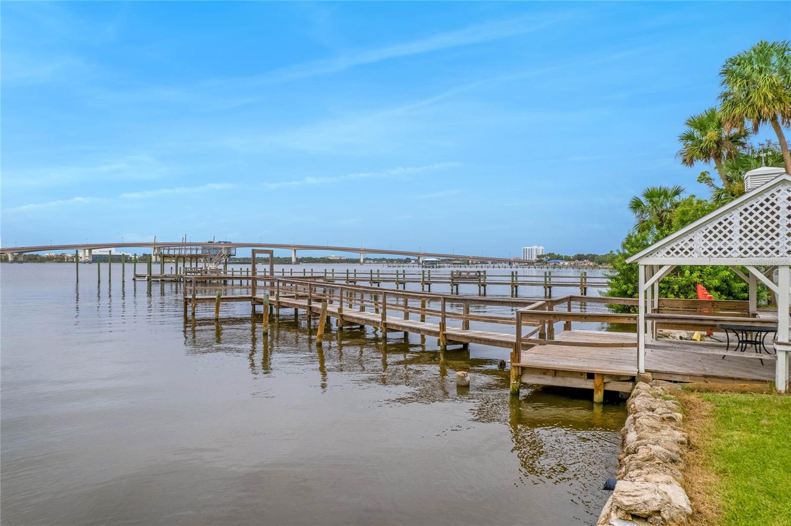 HARBOURSIDE SUNSETS CONDO - Residential