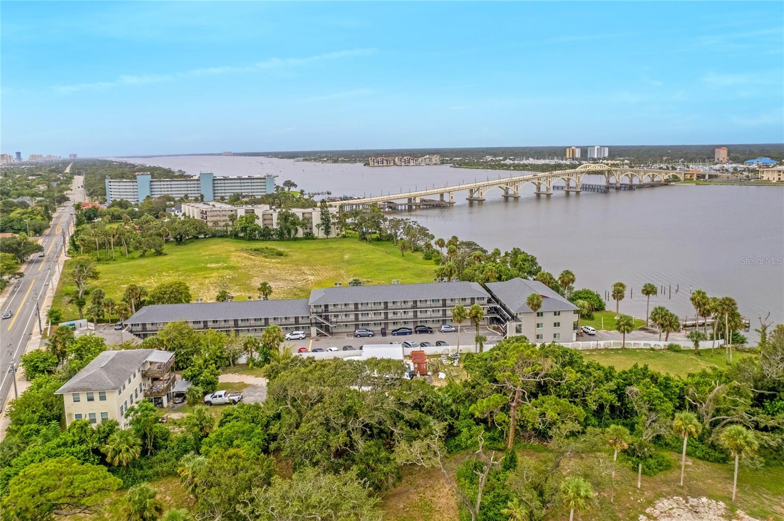 HARBOURSIDE SUNSETS CONDO - Residential