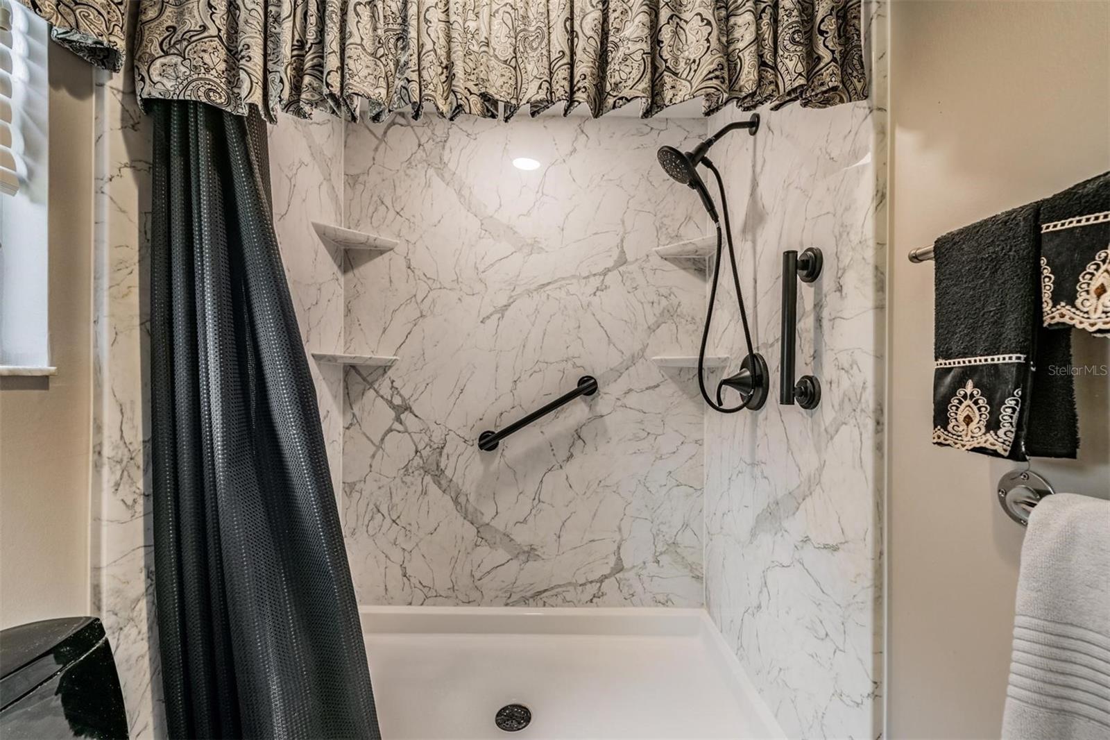 ALLENS RIDGE - UNIT 1 - Residential