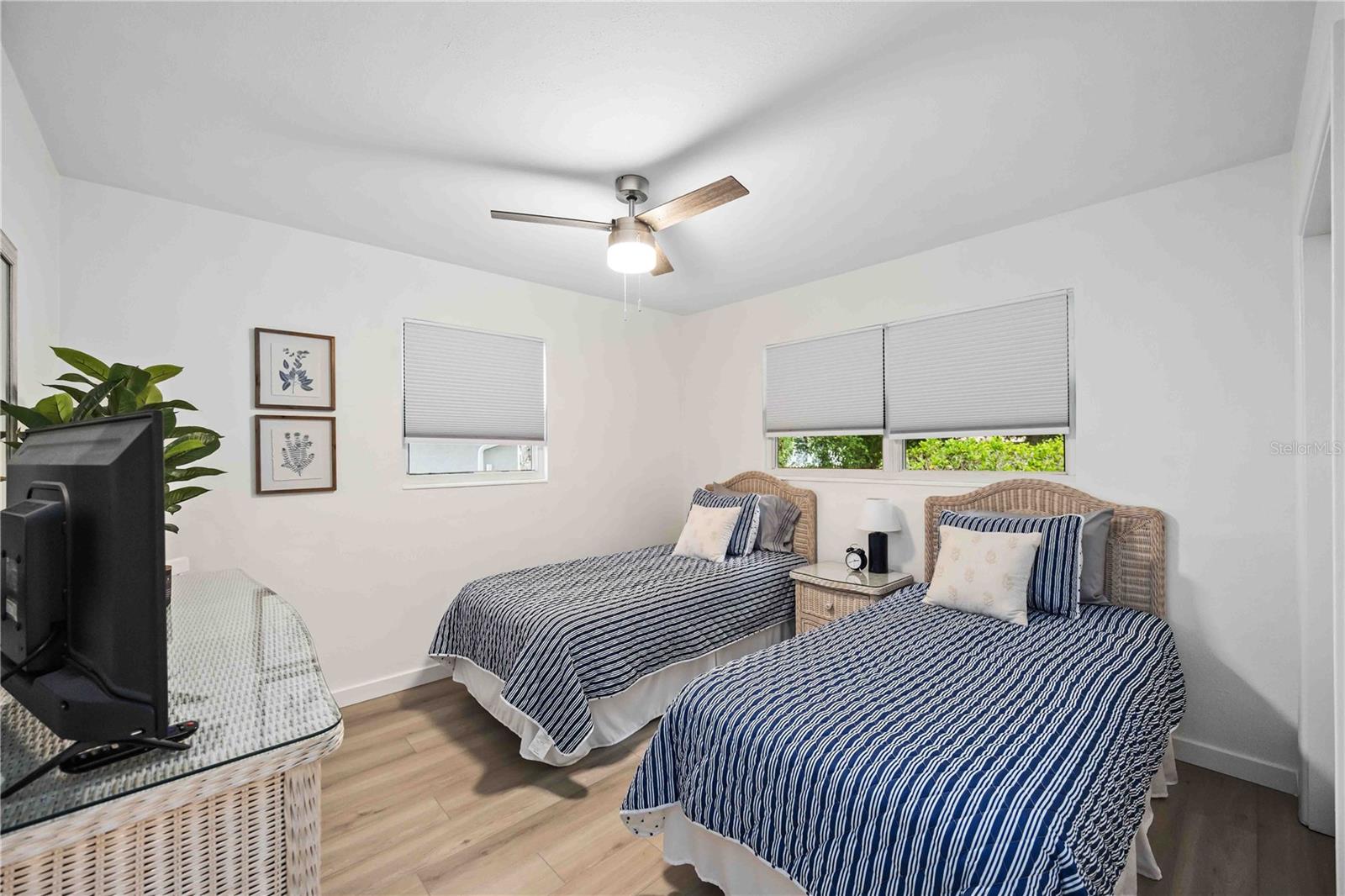 SARASOTA SPRINGS - Residential Income