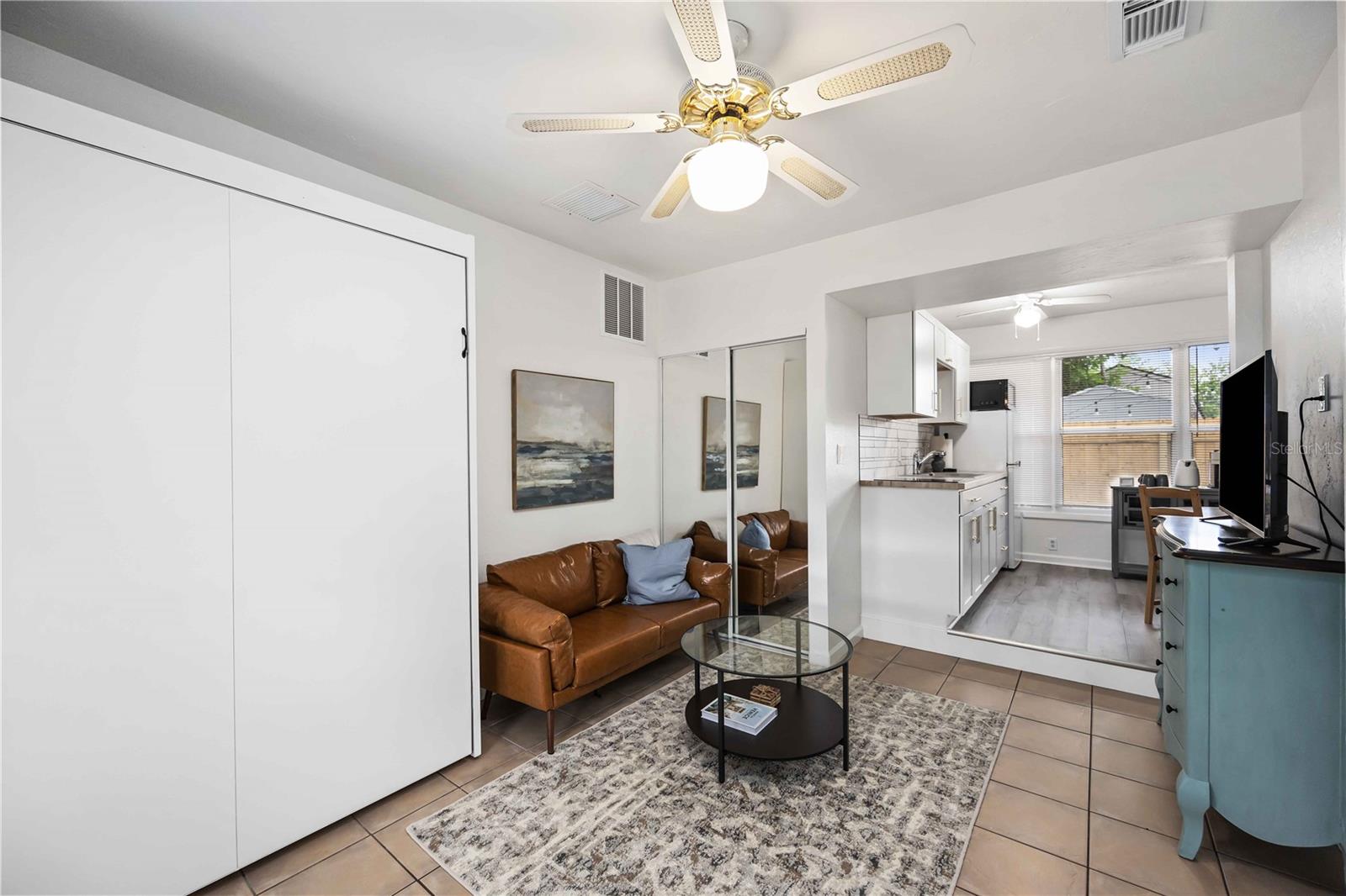 SARASOTA SPRINGS - Residential Income