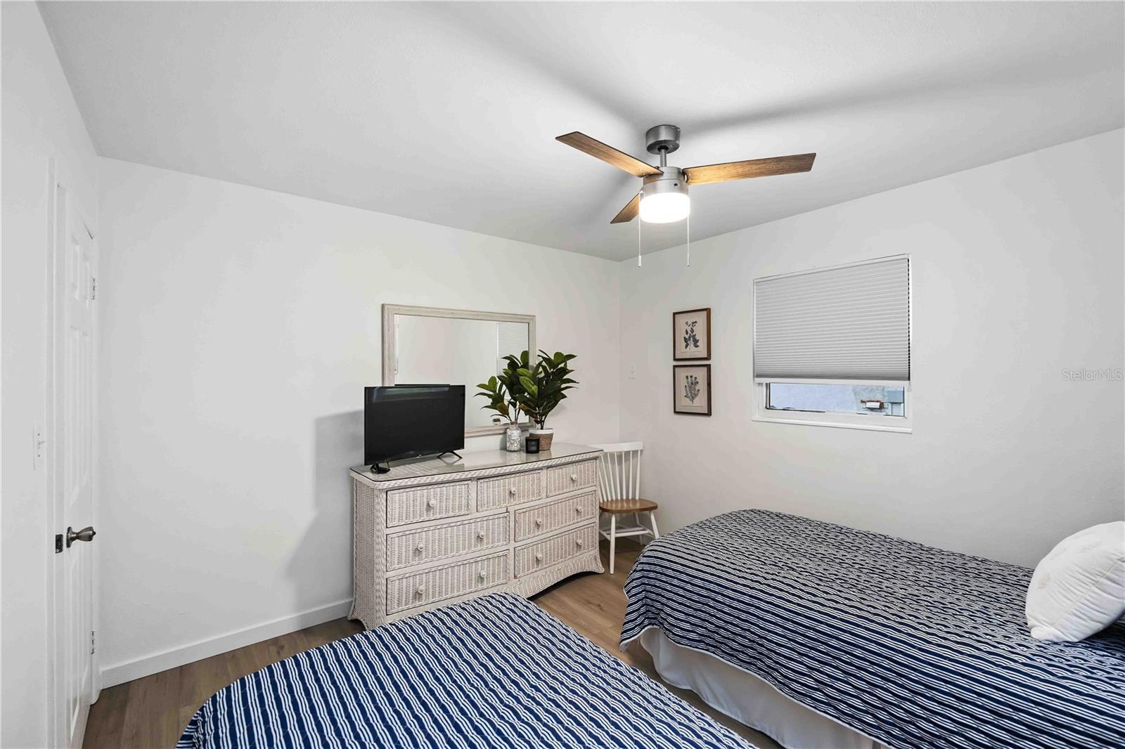 SARASOTA SPRINGS - Residential Income