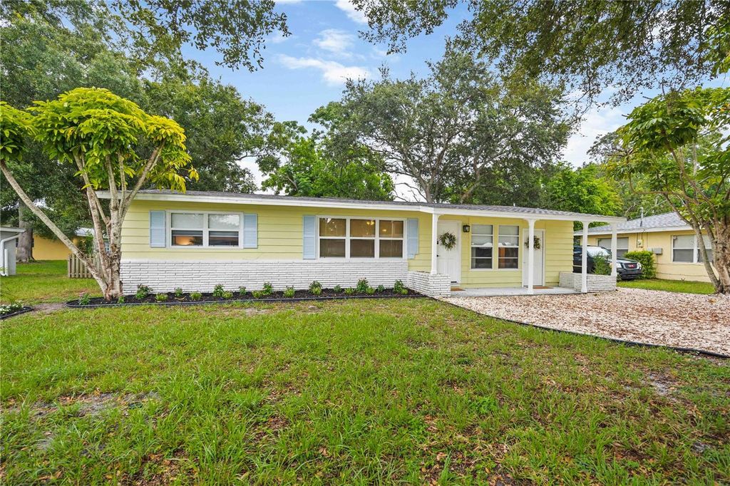 Photo of 3613 Belmont Boulevard, Sarasota, FL 34232 (MLS # A4669635)