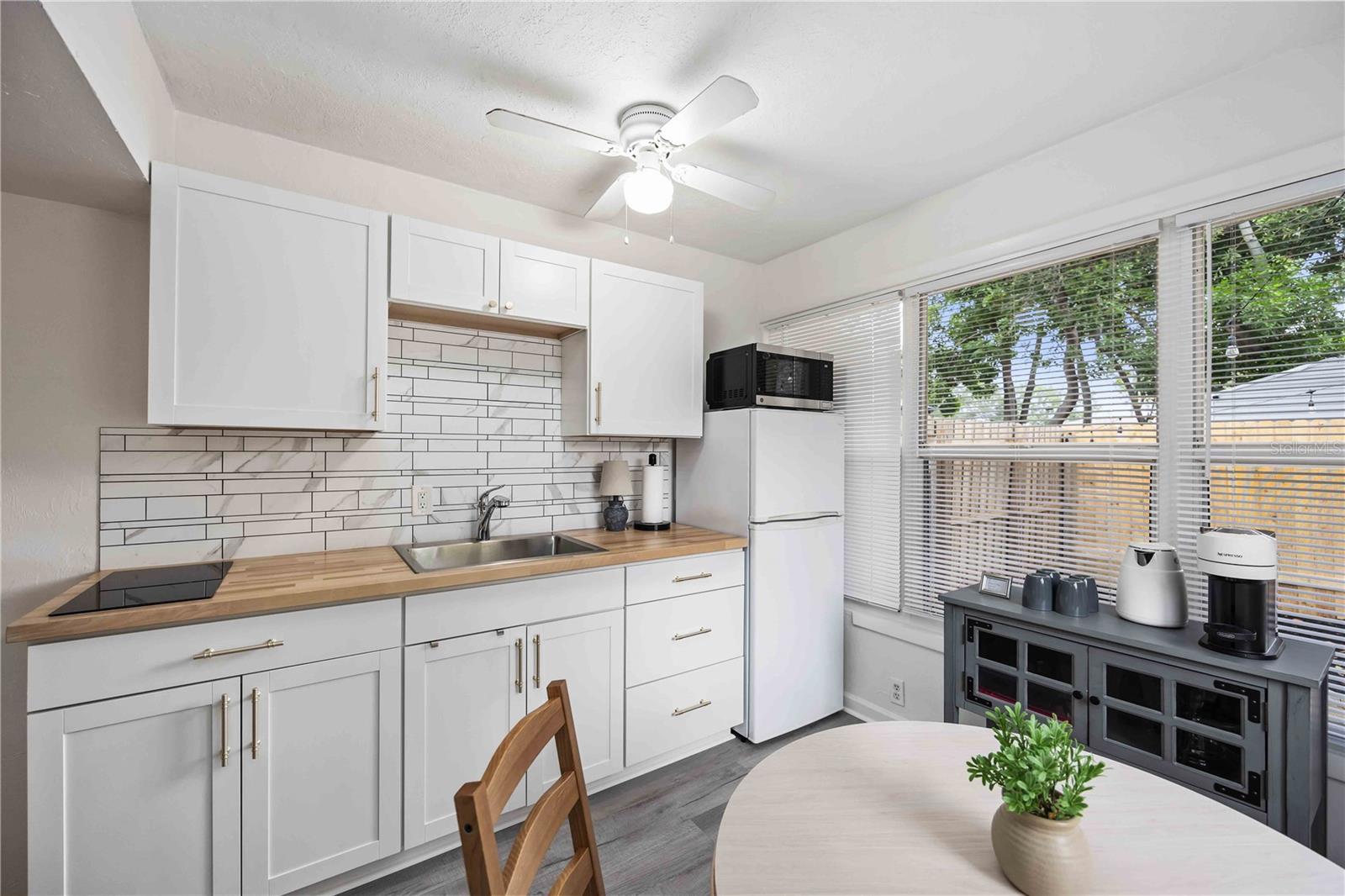 SARASOTA SPRINGS - Residential Income