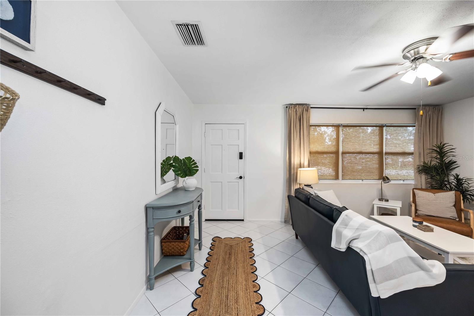 SARASOTA SPRINGS - Residential Income