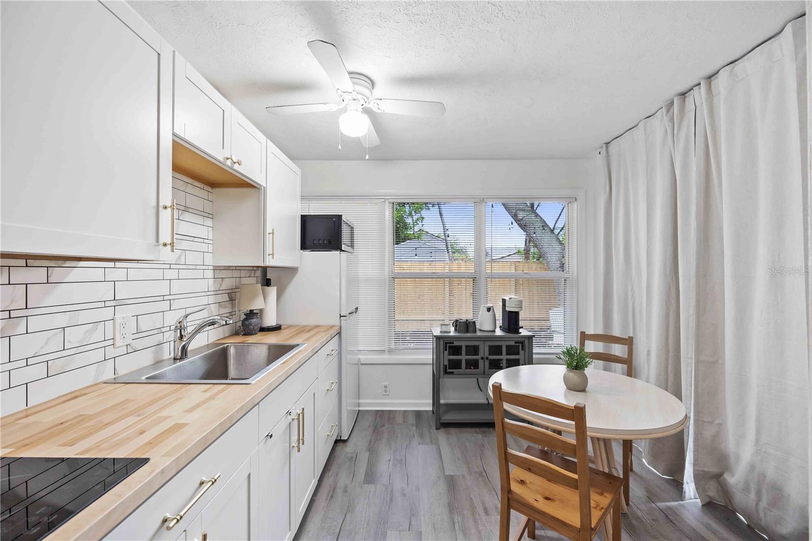 SARASOTA SPRINGS - Residential Income