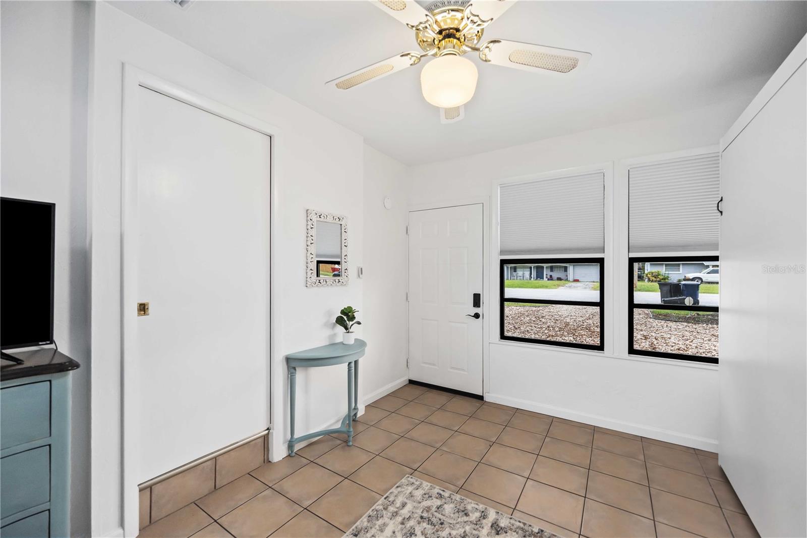 SARASOTA SPRINGS - Residential Income