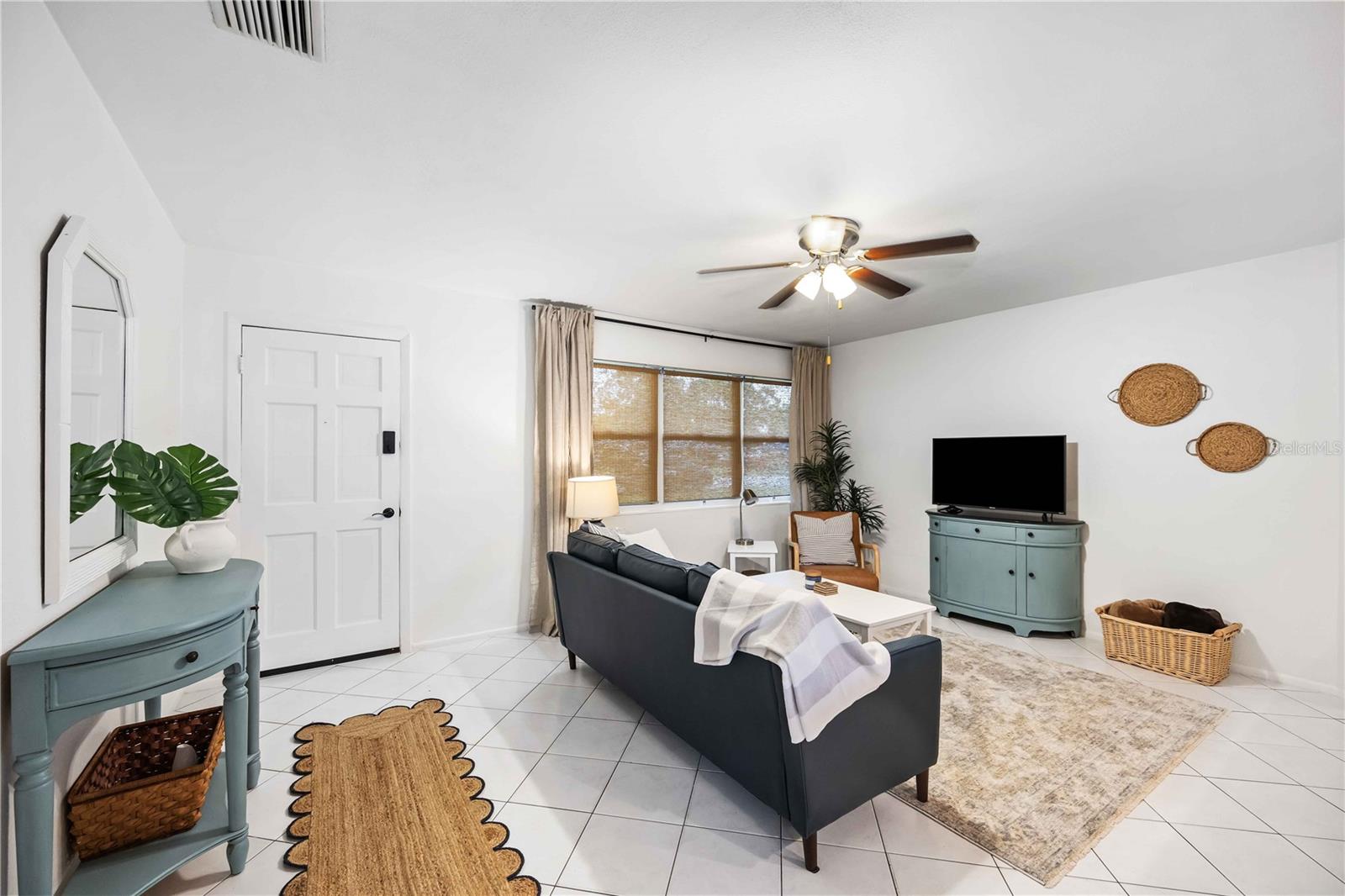 SARASOTA SPRINGS - Residential Income