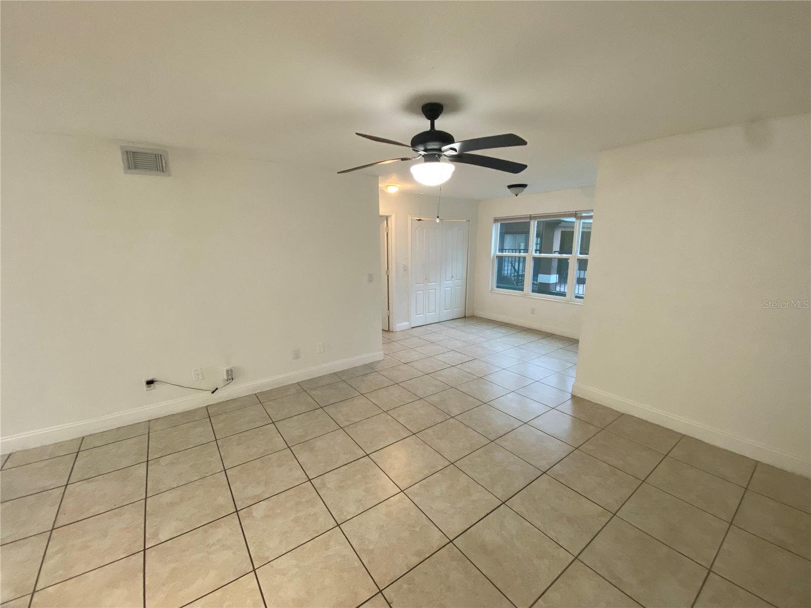 VENETIAN PLACE - Residential