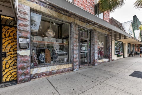 Tiny photo for 427 N Donnelly Street, Mount Dora, FL 32757 (MLS # G5116312)