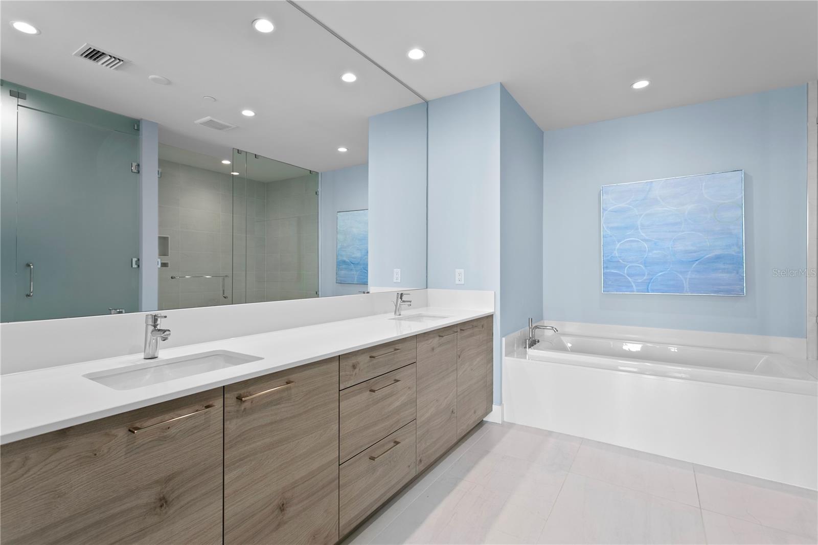 SALTAIRE ST PETERSBURG - Residential