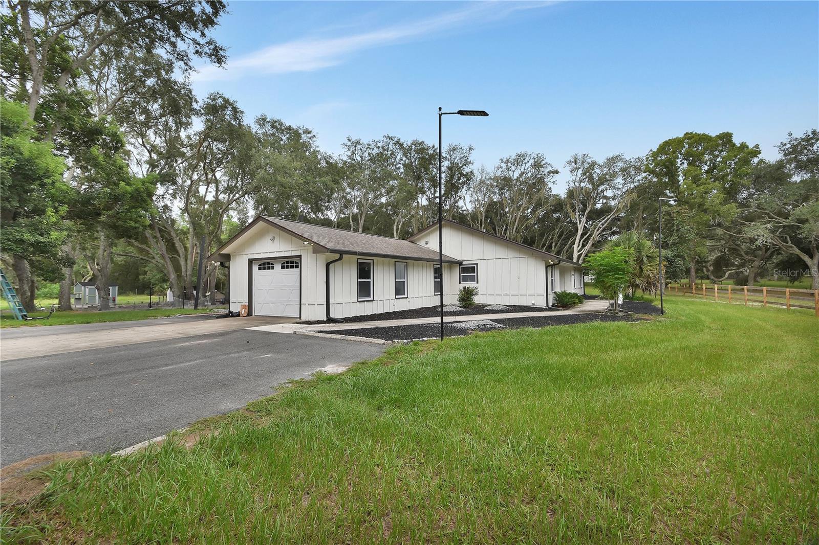 400 FOOTHILL FARMS ROAD
