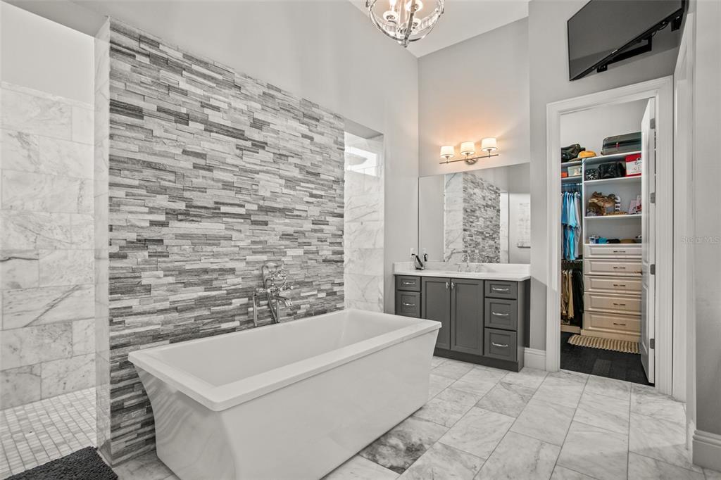 ISLES OF LAKE HANCOCK - Residential