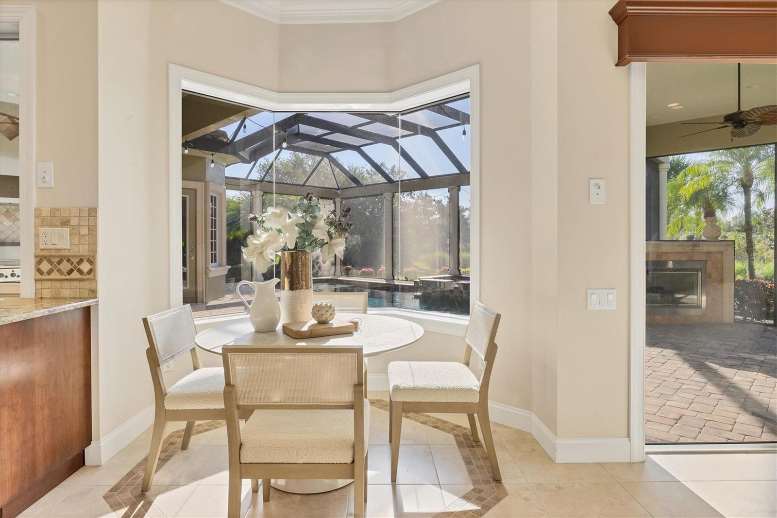 FOUNDERS CLUB - Residential